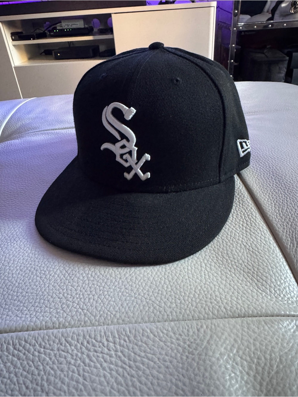 New Era Black and White Chicago Sox Fitted Cap 7 1/2